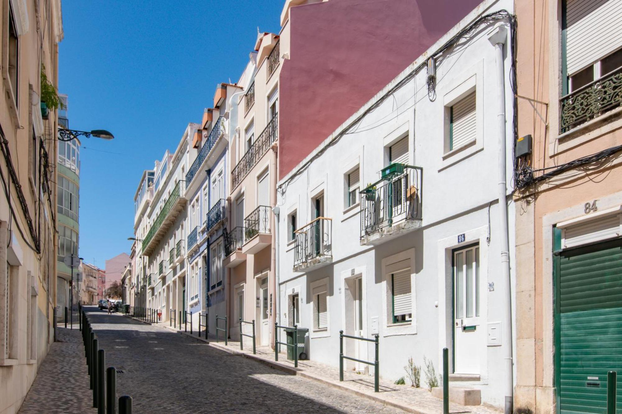 Charming & Peaceful Family Flat Apartment Lisbon Exterior photo